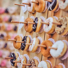 YOUMIKA  -  Wooden Donut Wall Stand Donut Holder Board for Wedding Baby Shower Birthday Party Dessert Table Decor Candy Bar Stand Holder