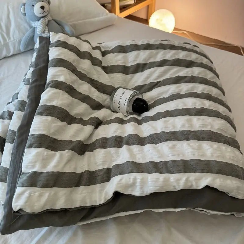 YOUMIKA  -  Machine Washable Gray Striped Bubble Summer Quilt with Air Conditioning, Single Person Thin Quilt Cotton