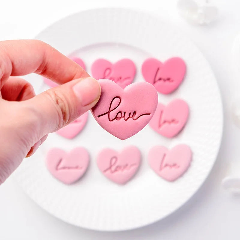 YOUMIKA  -  3Styles Love Letter Biscuit Fondant Embosser Stamp Mold Heart Shaped Cookie Cutters Valentines Day Wedding Party Cake Decoration