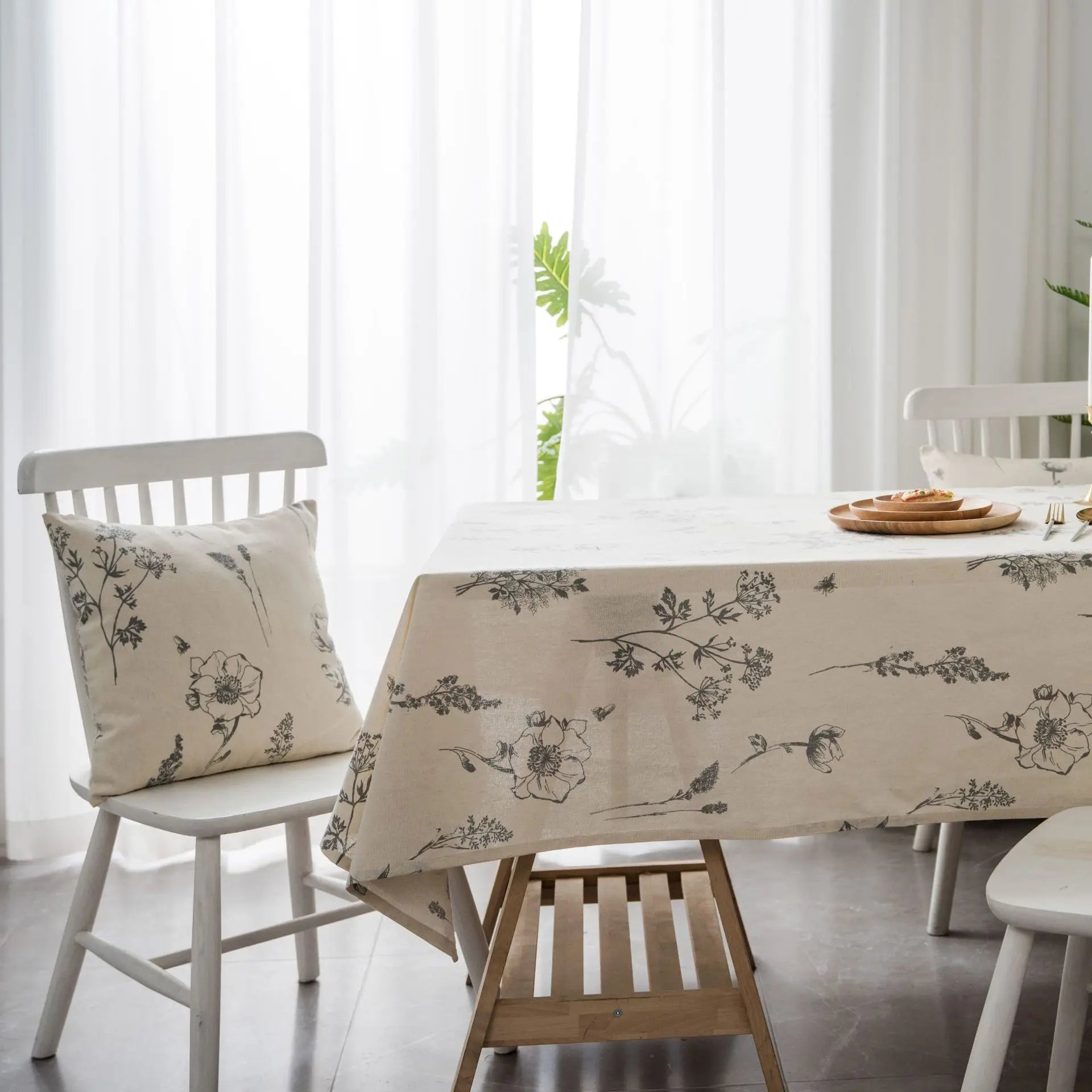 YOUMIKA  -  Cotton Linen Tablecloth with Grey Flower and Bee, Pastoral Style, Table Cover, Decoration for Kitchen, Wedding, Dining Room