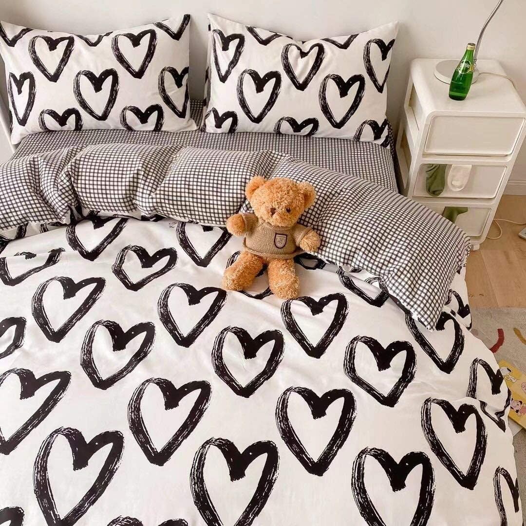 YOUMIKA  - Brush Painted Heart Bedding Set