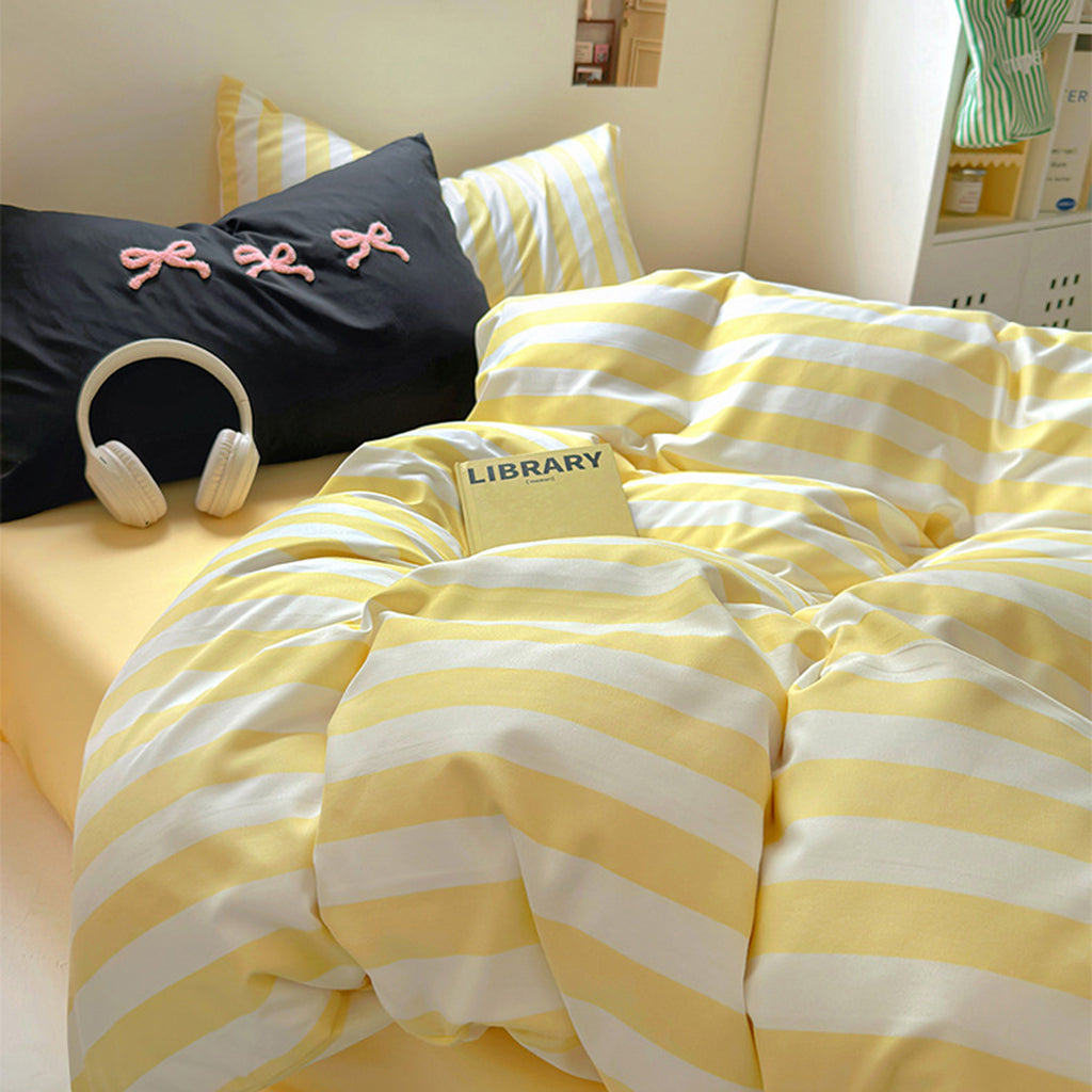 YOUMIKA  -  Kawaii Striped Bedding Set