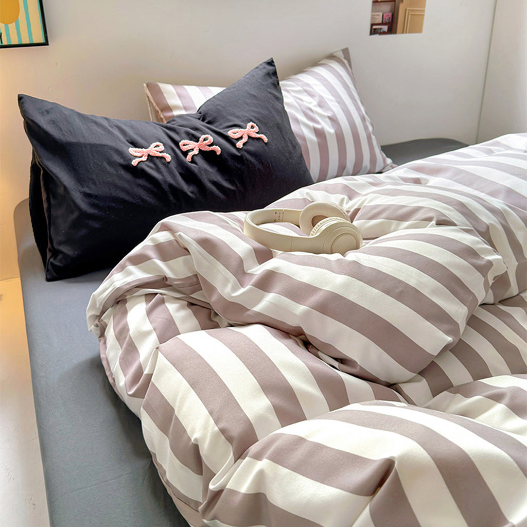 YOUMIKA  -  Kawaii Striped Bedding Set