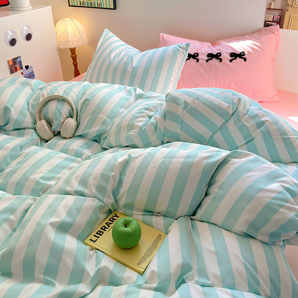 YOUMIKA  -  Kawaii Striped Bedding Set