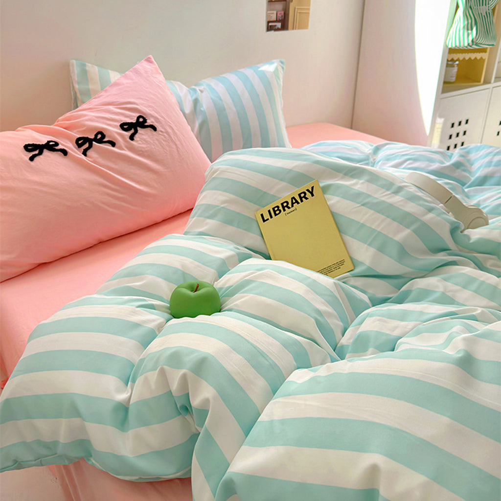 YOUMIKA  -  Kawaii Striped Bedding Set