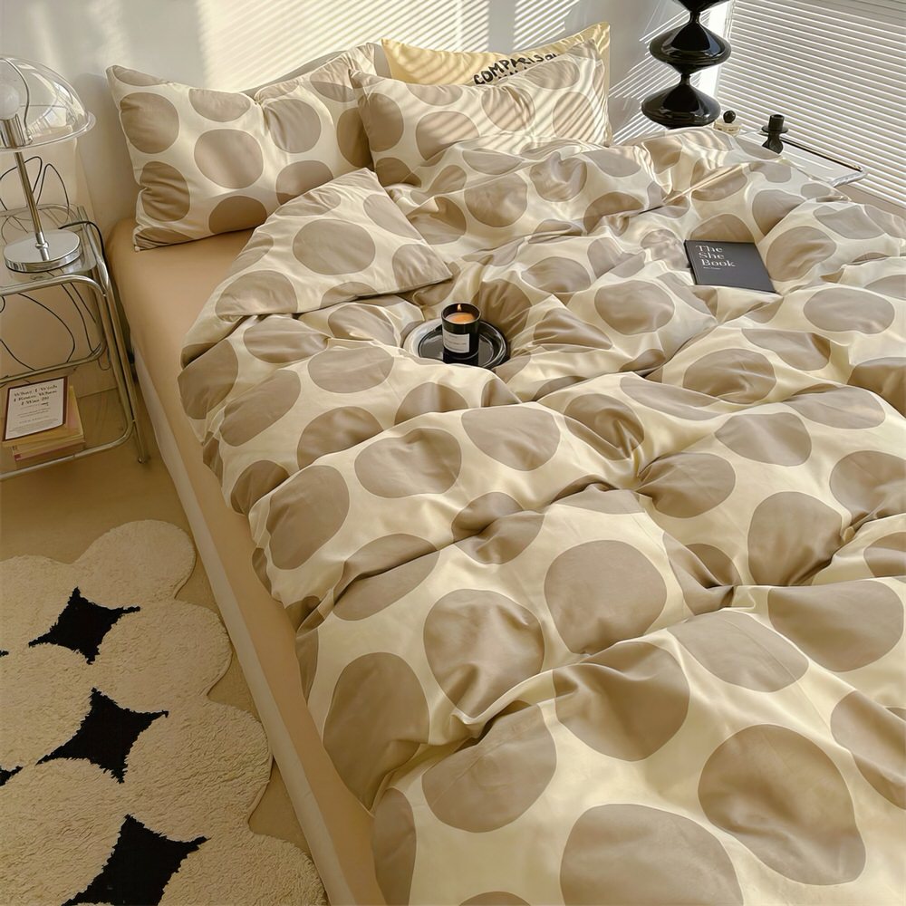 YOUMIKA  - Beige Large Polka Dot Bedding Set