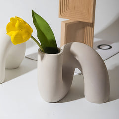 YOUMIKA  -  Minimalist Curved Tube Ceramic Vase