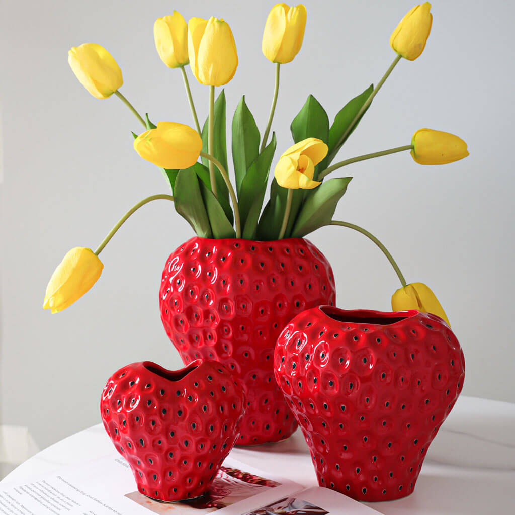 YOUMIKA  -  Strawberry Textured Ceramic Vase