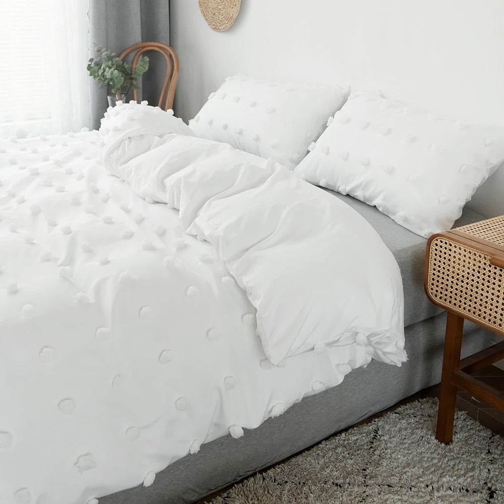 YOUMIKA  - White Pom Pom Bedding Set